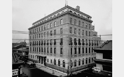 1931（昭和6）年12月竣工当時の綿業会館