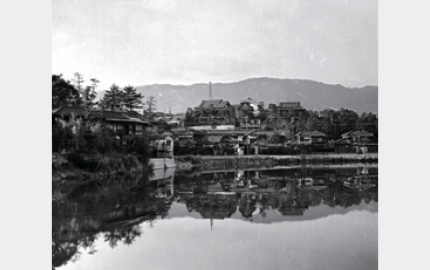 かつて行楽地だった片鉾池（かたほこいけ）のほとり　
